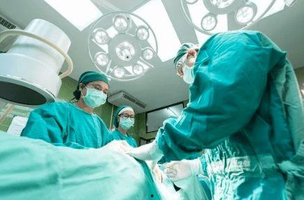 外国挤脓包的视频半斤,外国网友挤脓包全过程,惊心动魄的视觉冲击